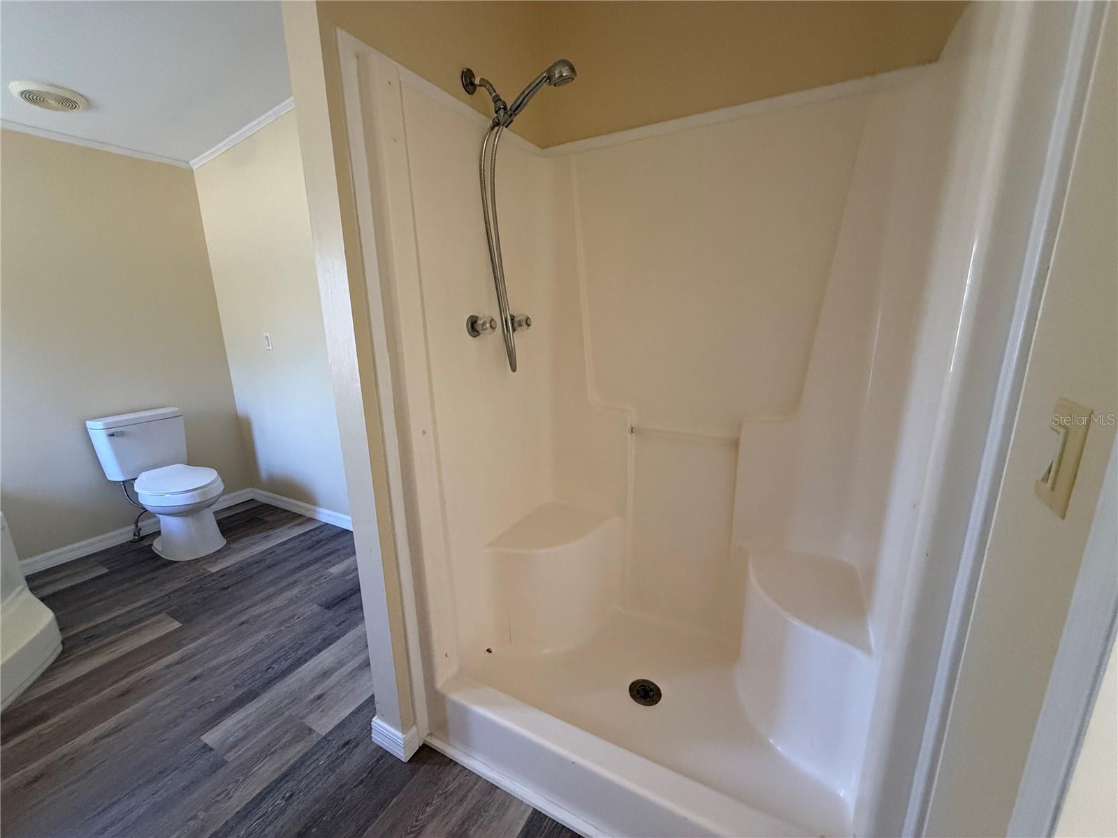 Image 16 of 18 For 11971 10th Place