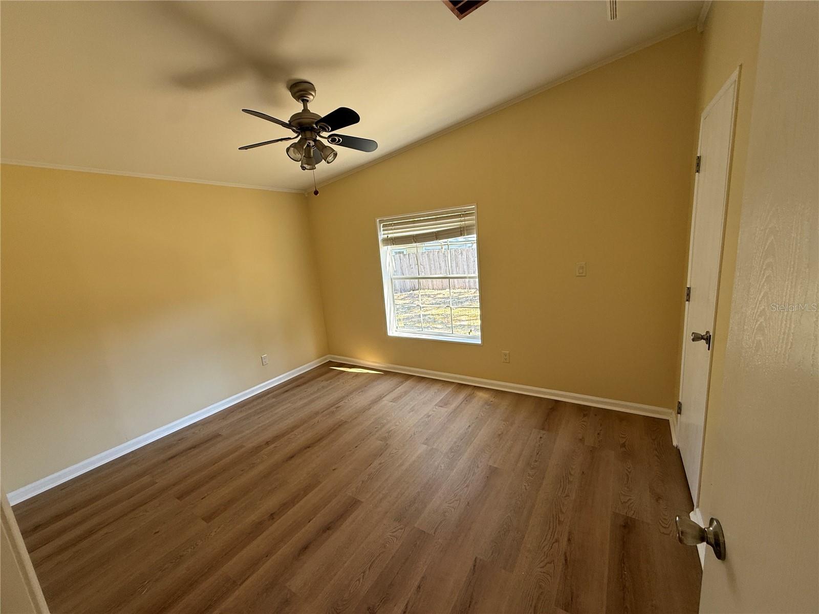 Image 7 of 18 For 11971 10th Place