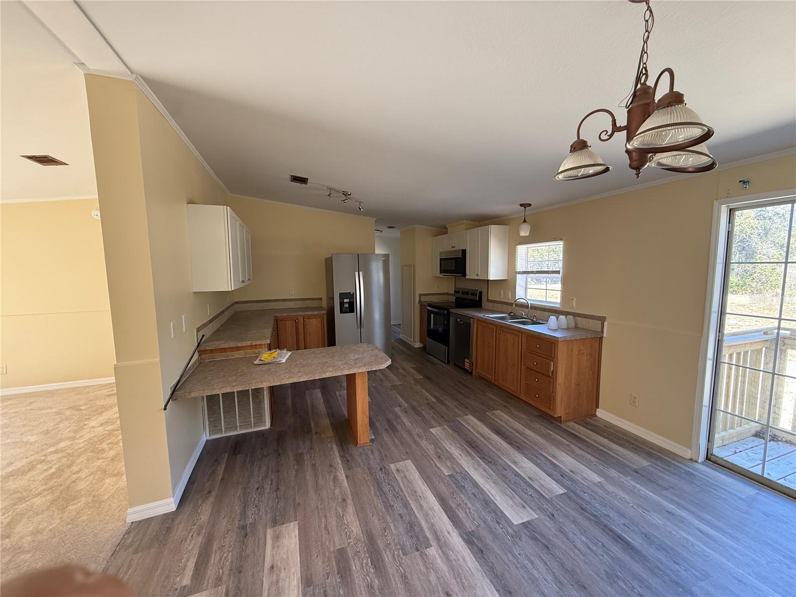 Image 9 of 18 For 11971 10th Place