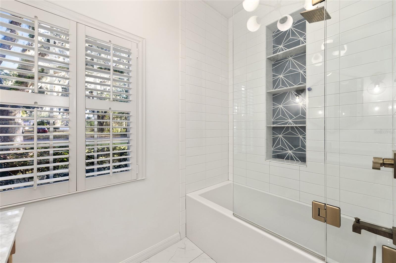 Image 19 of 71 For 1747 5th Street