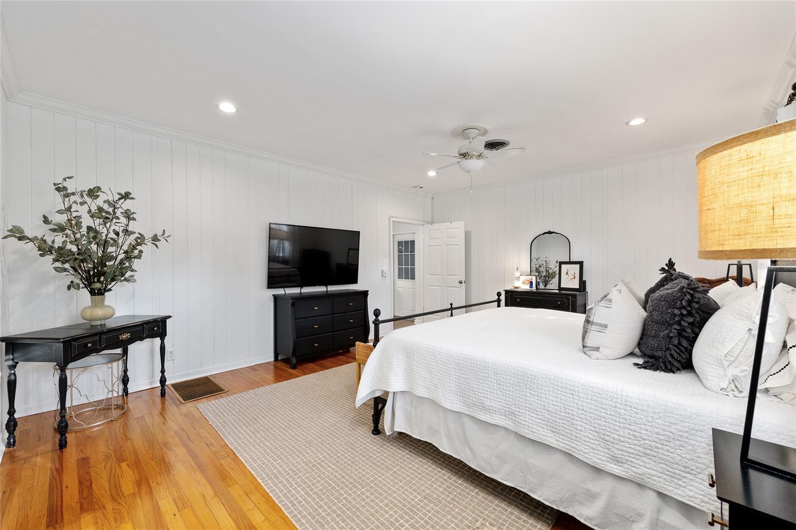 Image 26 of 71 For 1747 5th Street