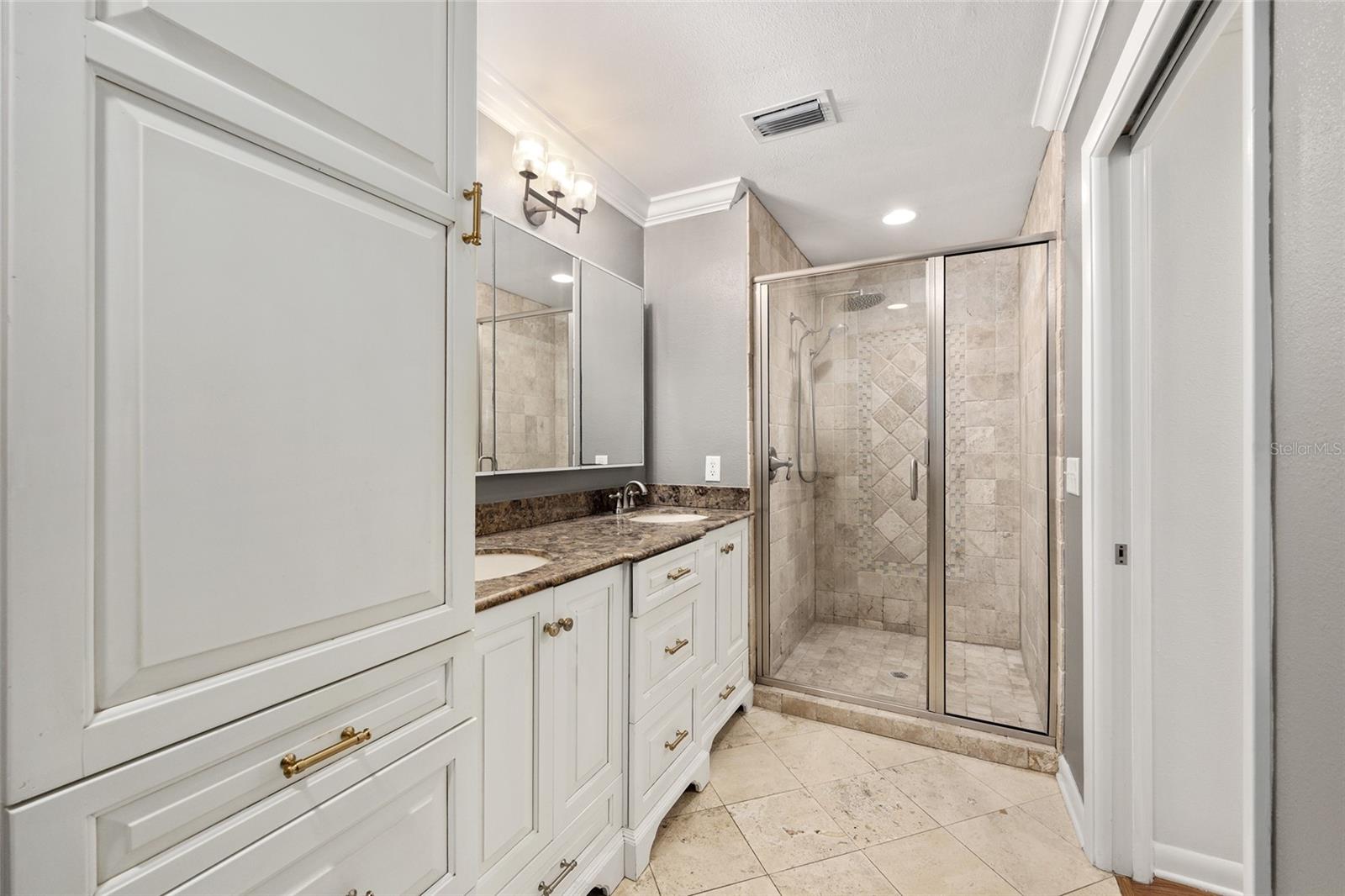 Image 32 of 71 For 1747 5th Street