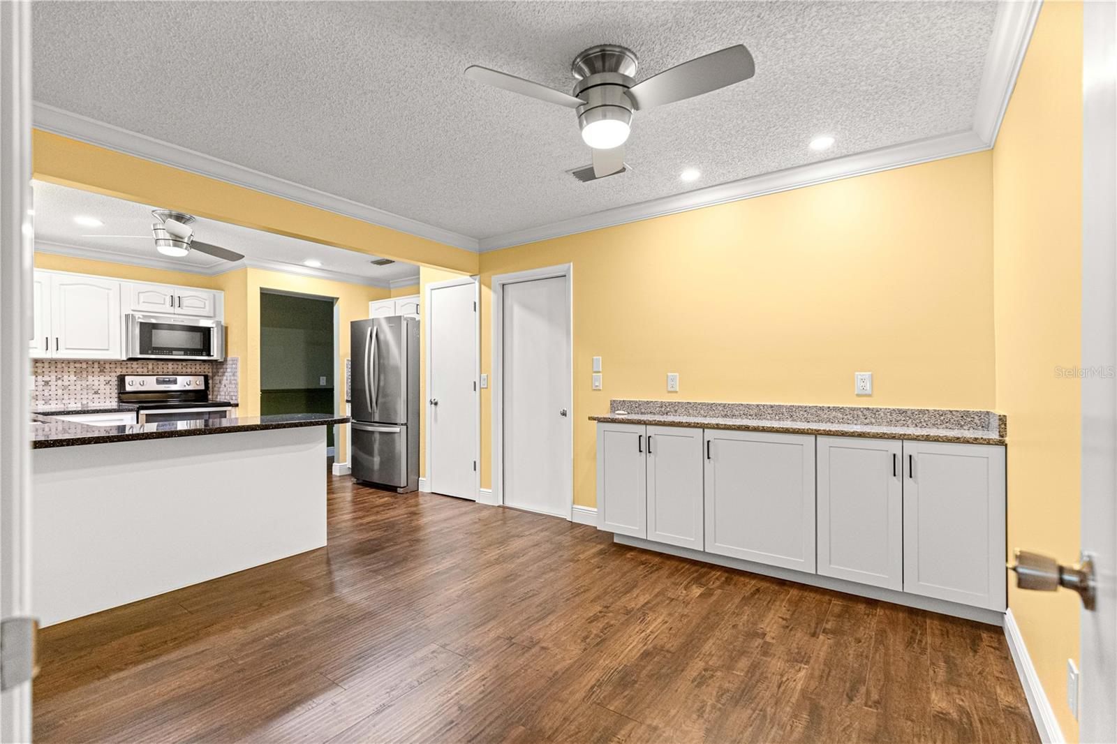 Image 11 of 34 For 8525 90th Lane D