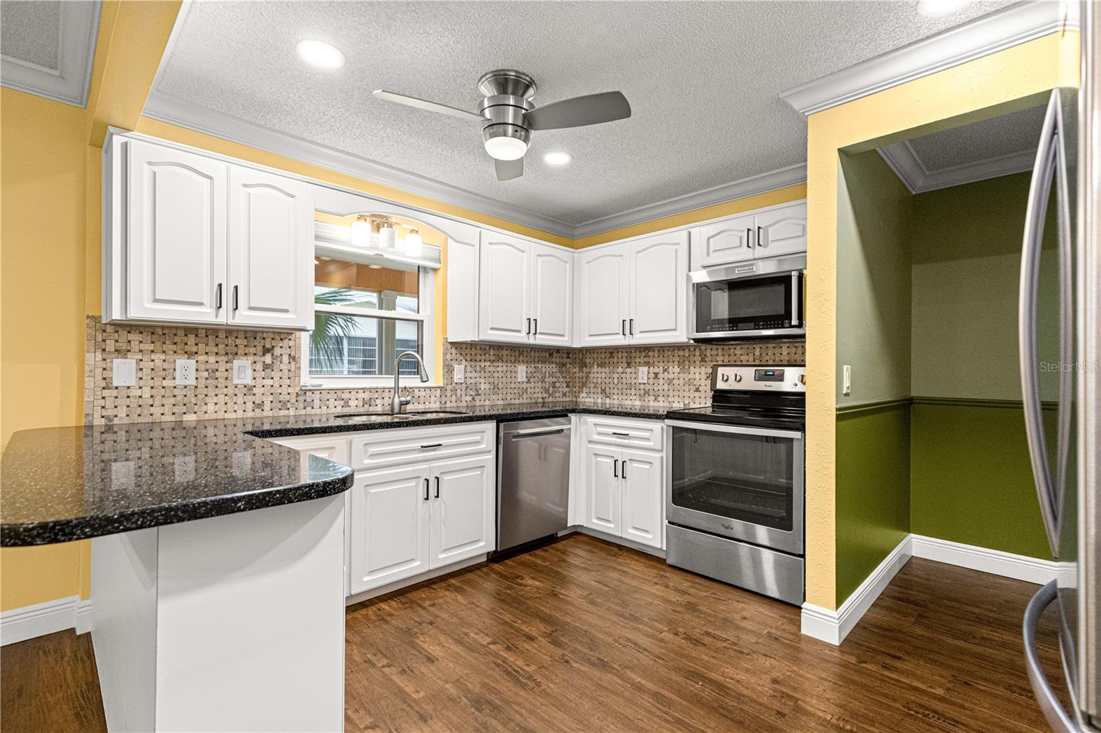 Image 9 of 34 For 8525 90th Lane D