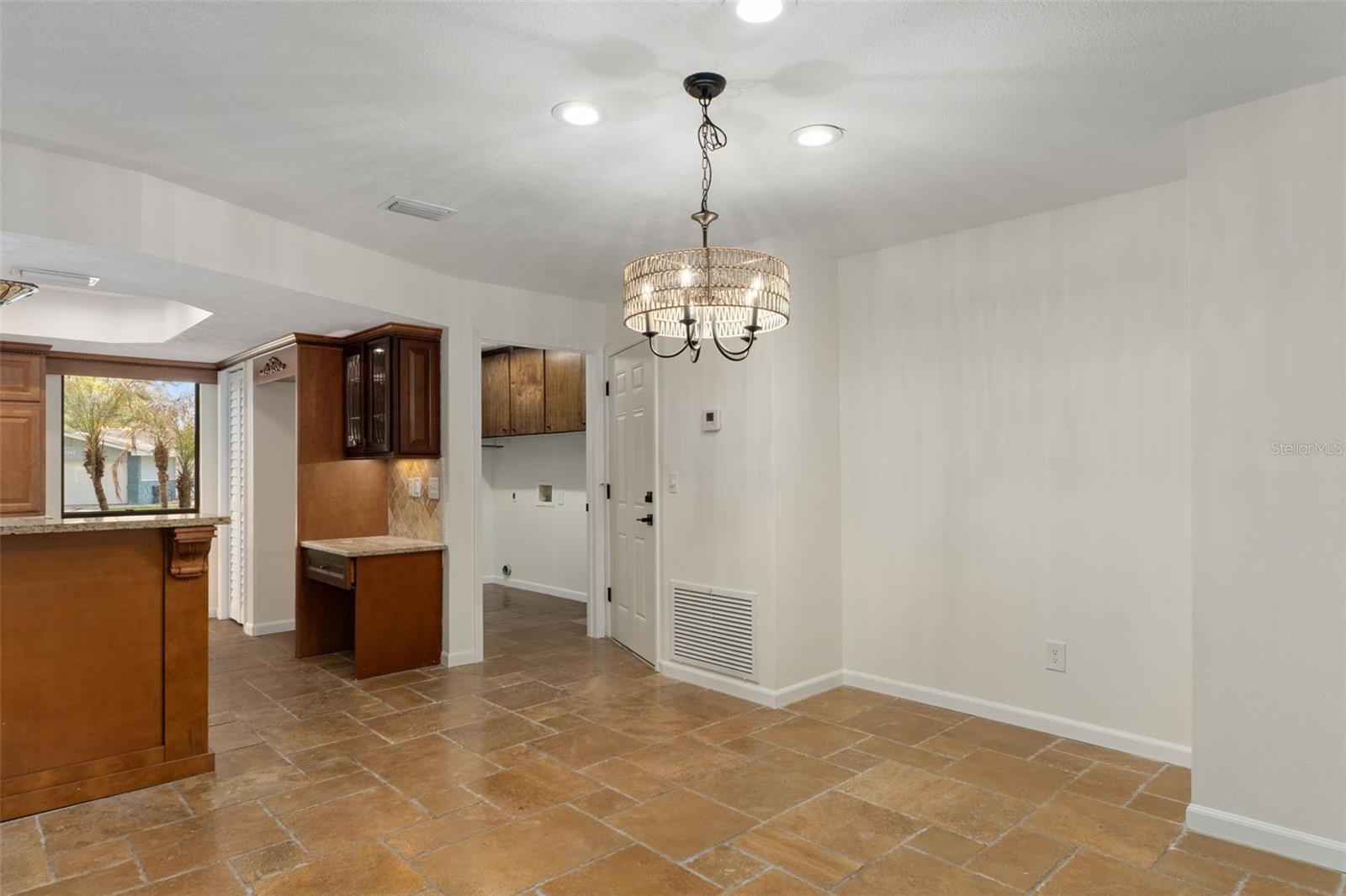 Image 11 of 48 For 239 Paradise Point Road