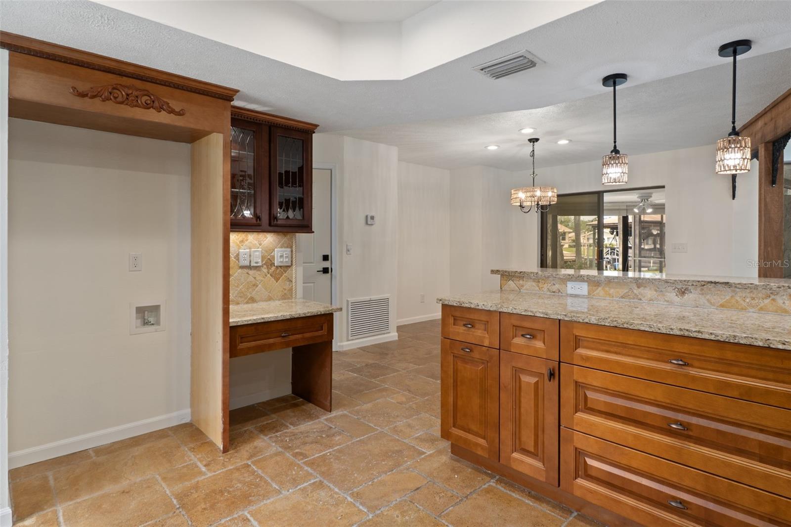 Image 15 of 48 For 239 Paradise Point Road