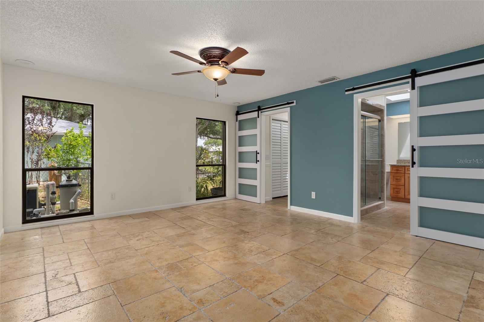 Image 24 of 48 For 239 Paradise Point Road