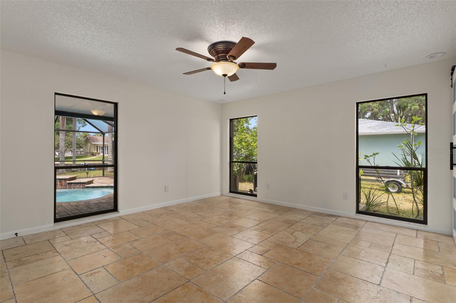 Image 25 of 48 For 239 Paradise Point Road