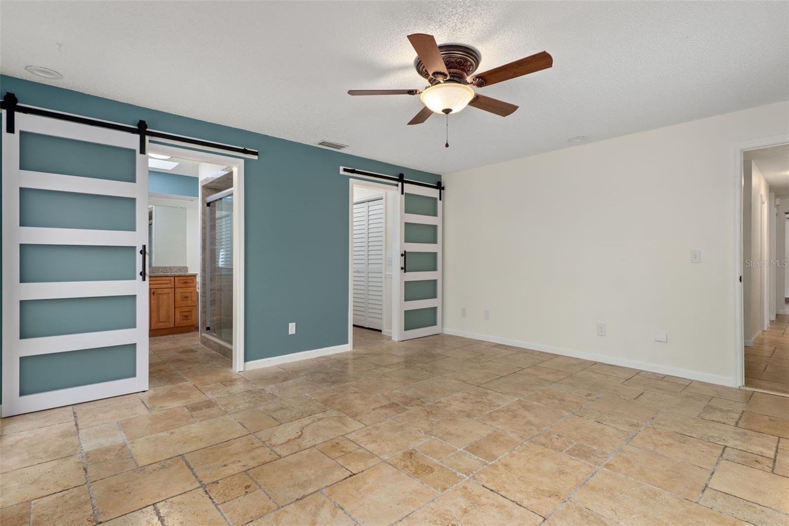 Image 26 of 48 For 239 Paradise Point Road