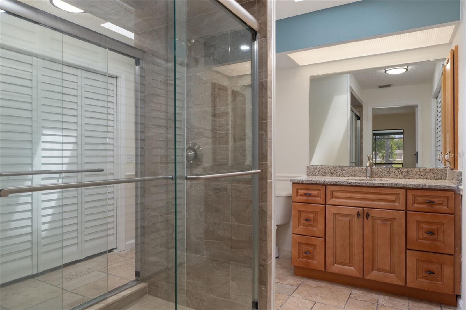 Image 28 of 48 For 239 Paradise Point Road