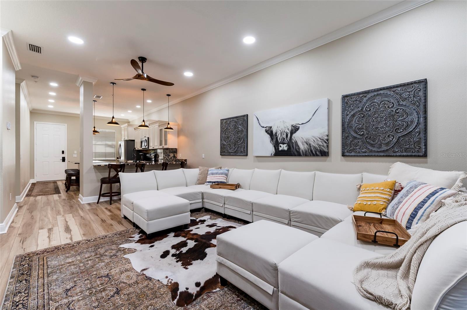 Listing photo id 11 for 6815 Dali Avenue F203