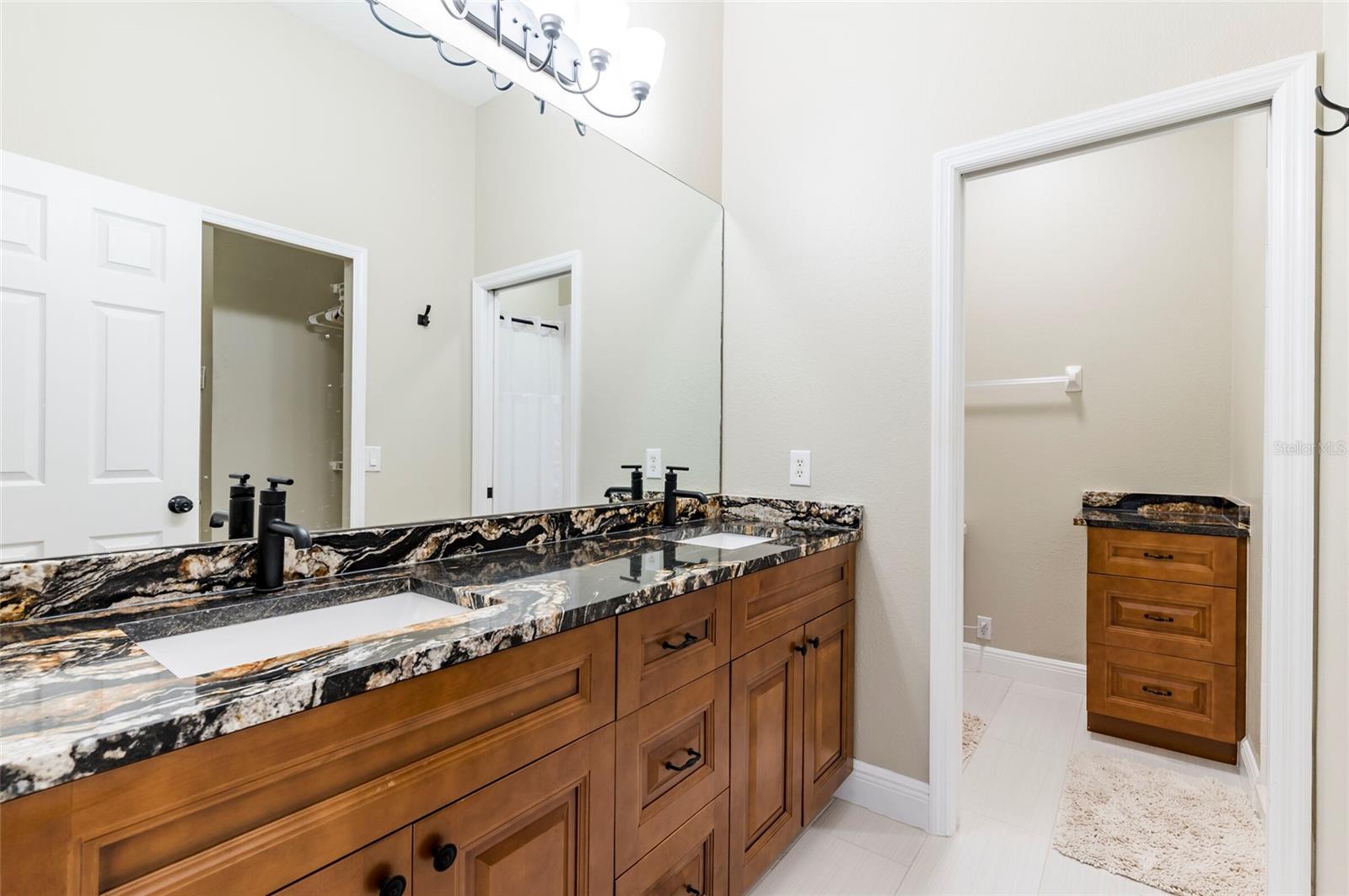 Listing photo id 16 for 6815 Dali Avenue F203