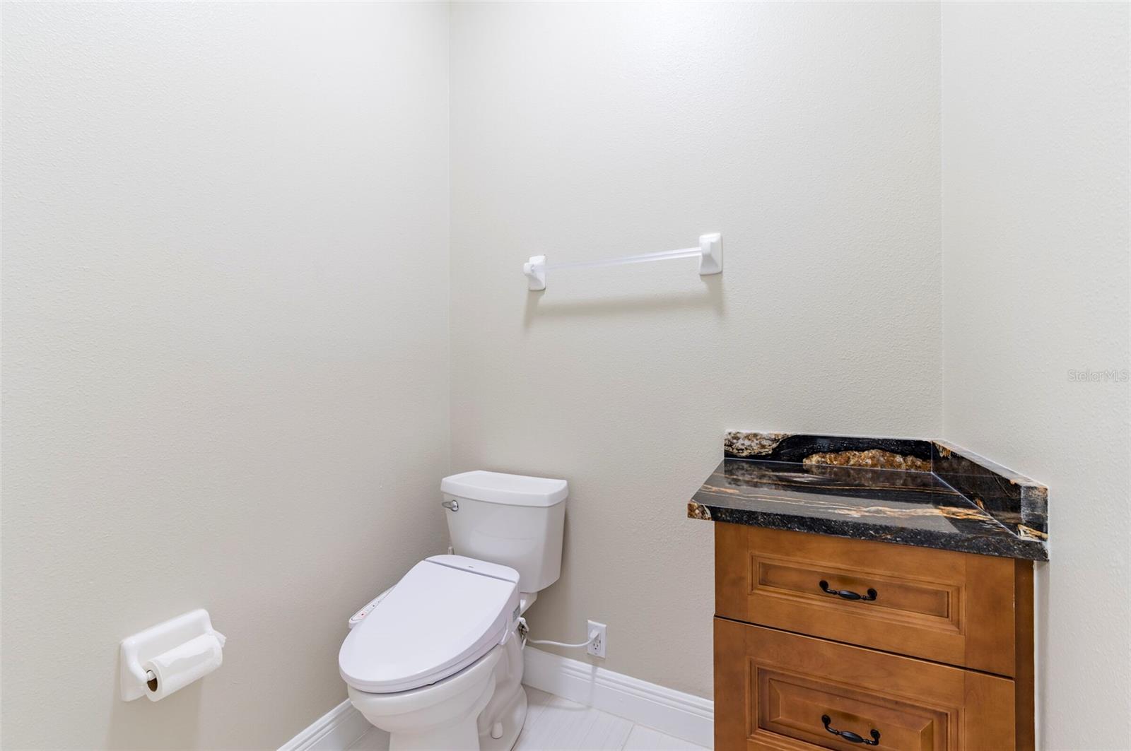 Listing photo id 17 for 6815 Dali Avenue F203