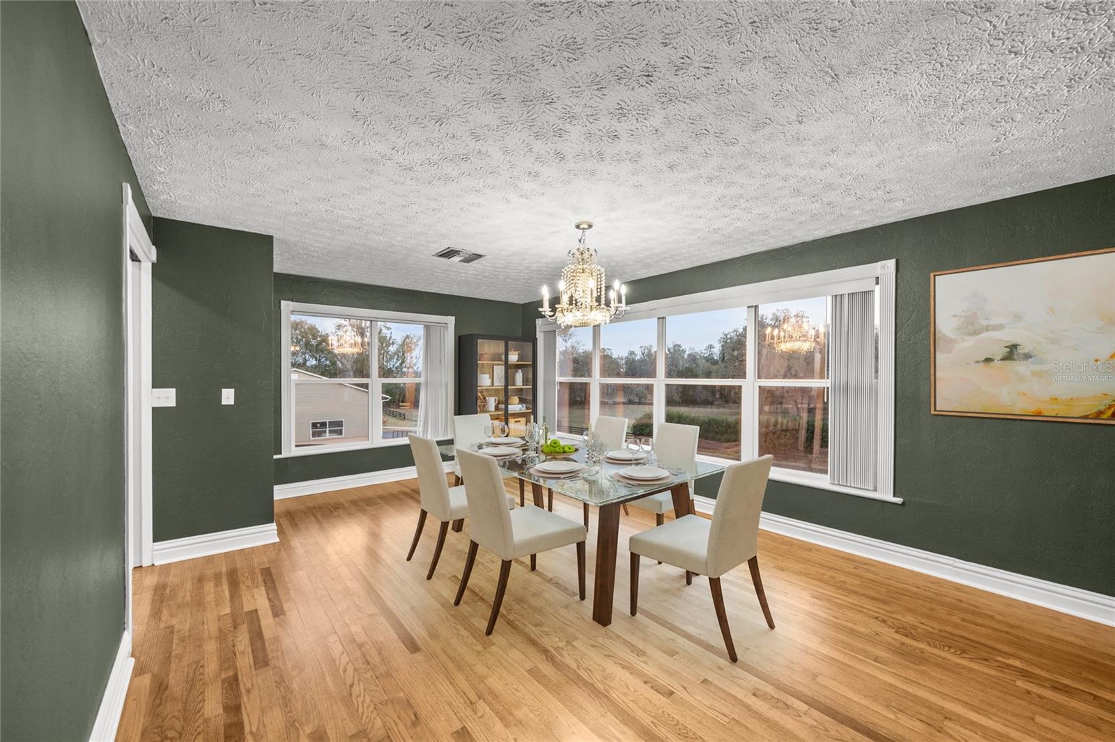 Image 17 of 86 For 2401 26th Street