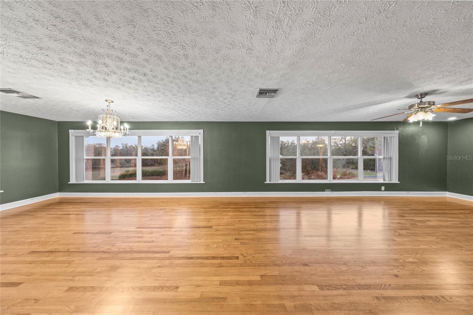 Image 20 of 86 For 2401 26th Street