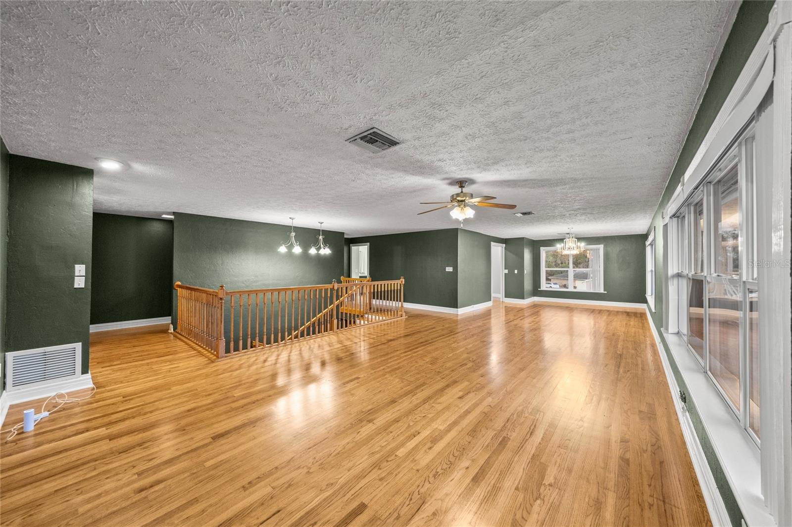 Image 23 of 86 For 2401 26th Street