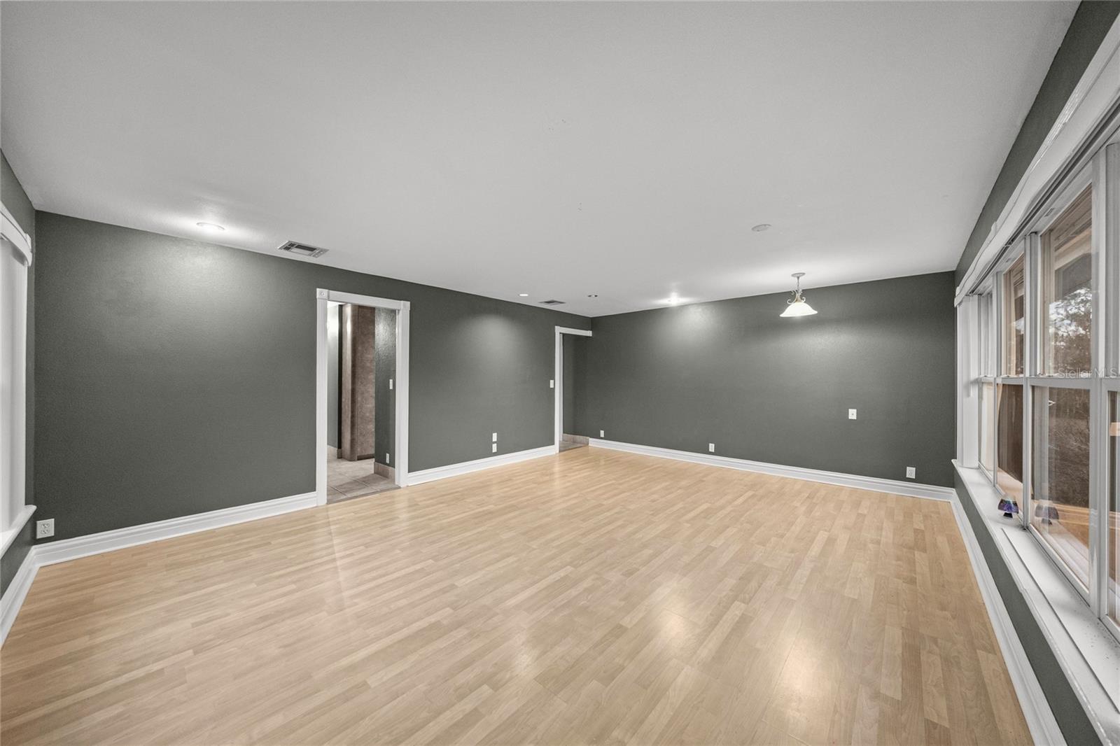 Image 25 of 86 For 2401 26th Street