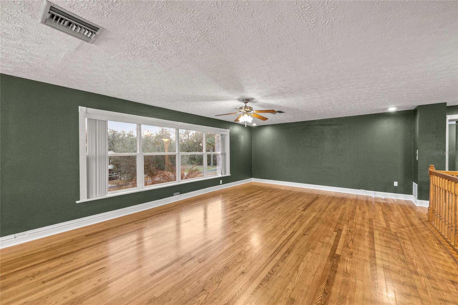 Image 27 of 86 For 2401 26th Street