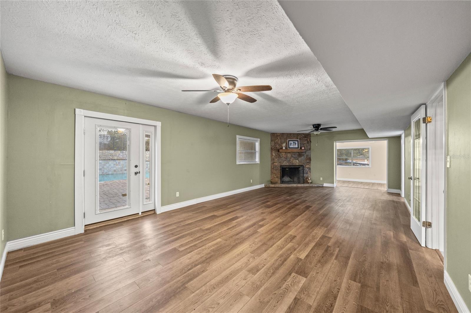 Image 31 of 86 For 2401 26th Street