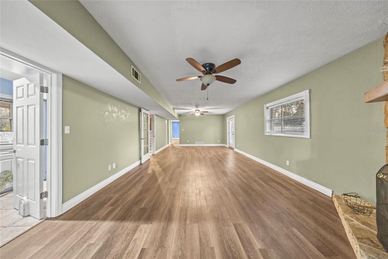 Image 33 of 86 For 2401 26th Street