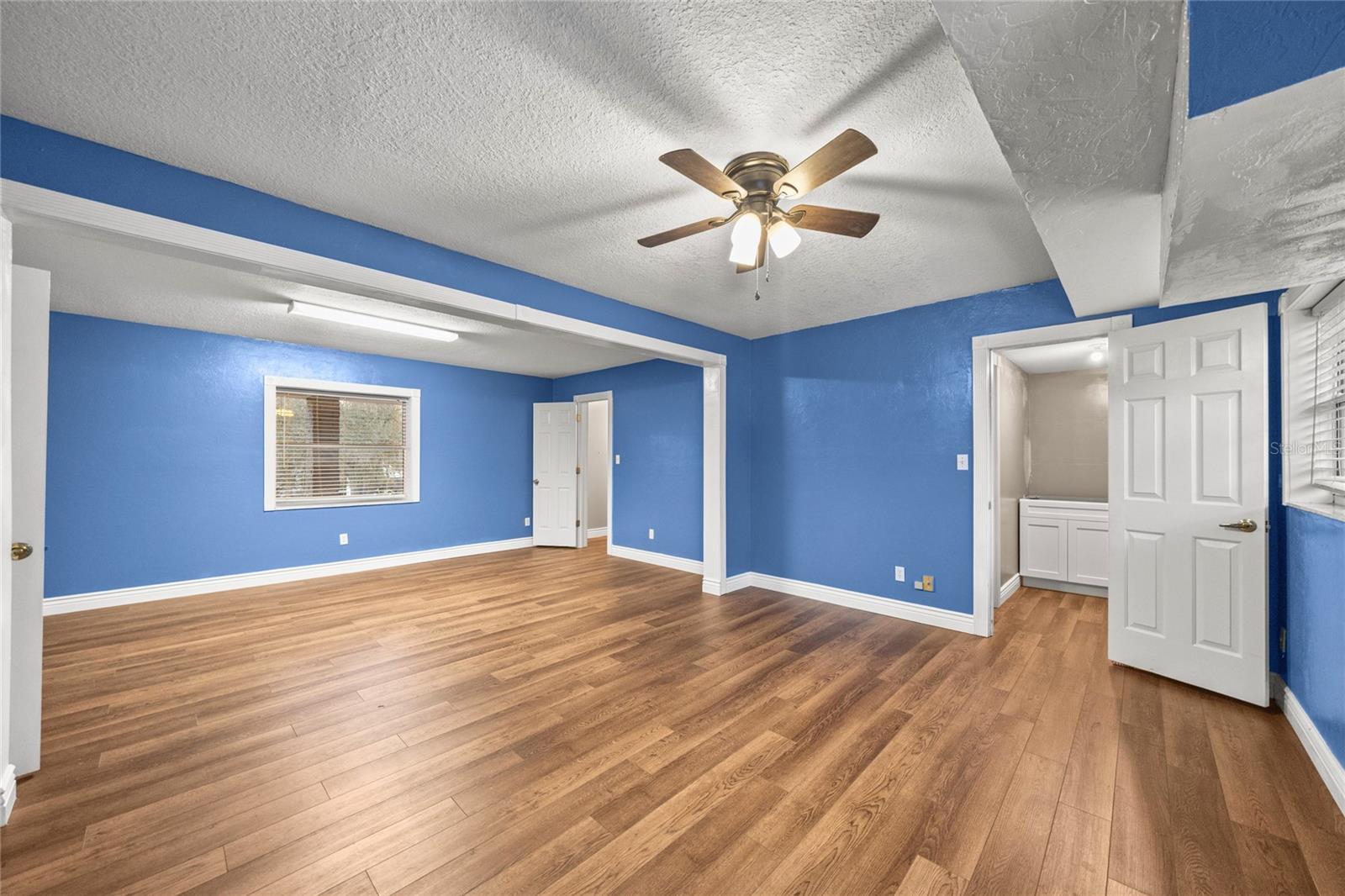 Image 36 of 86 For 2401 26th Street