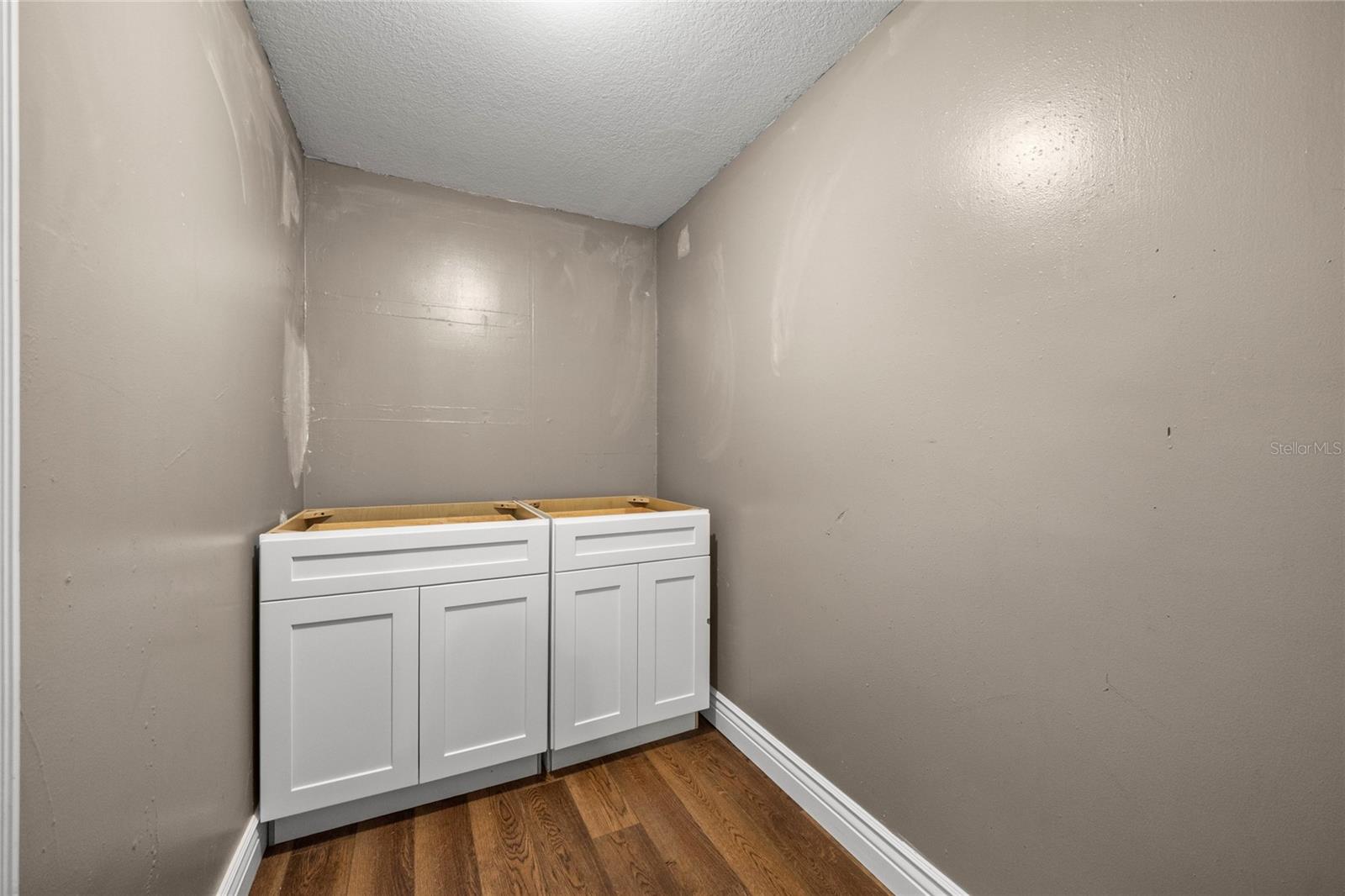 Image 37 of 86 For 2401 26th Street