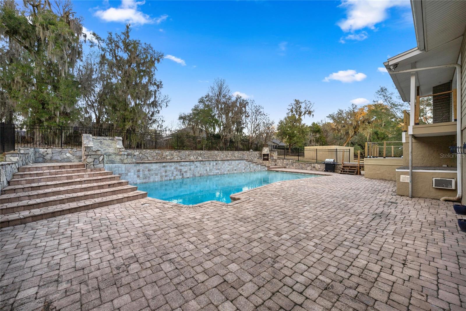 Image 39 of 86 For 2401 26th Street