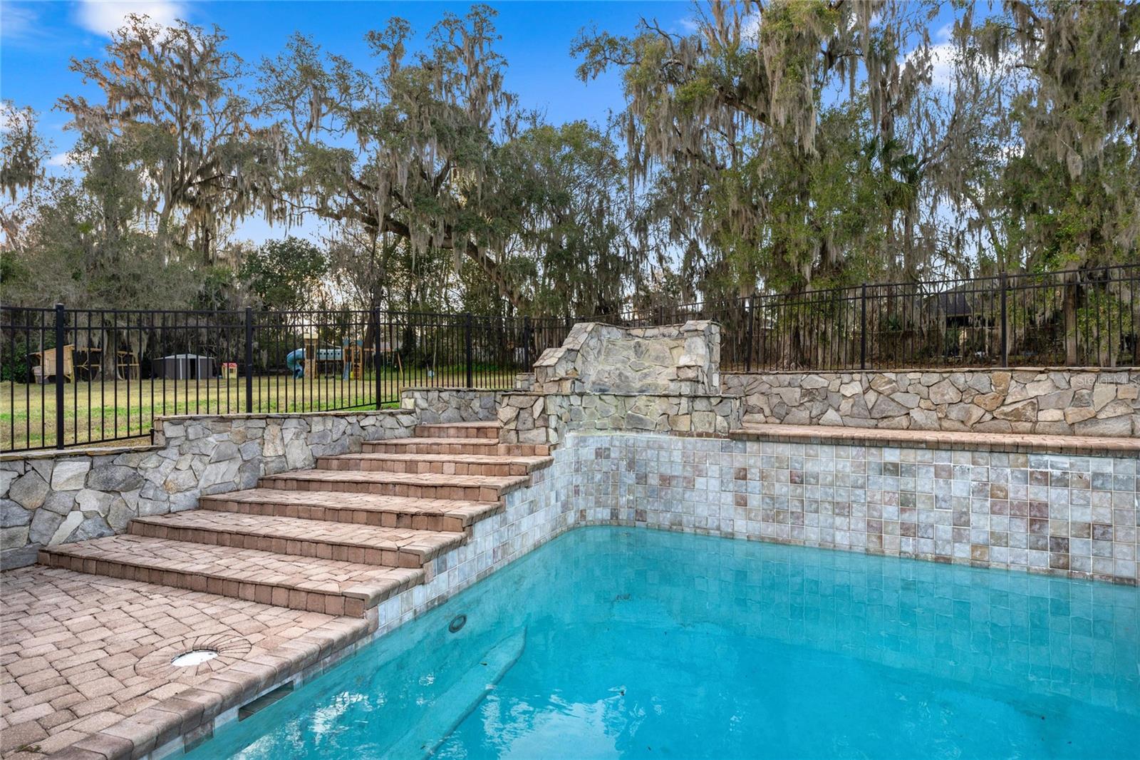 Image 40 of 86 For 2401 26th Street