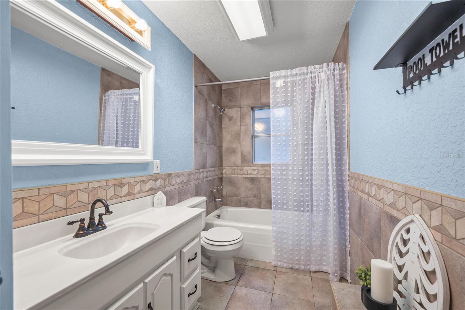 Image 43 of 86 For 2401 26th Street