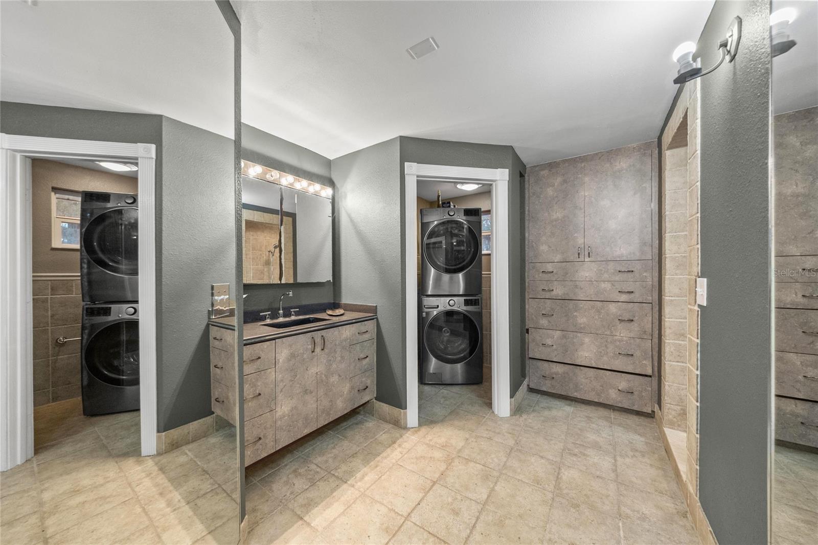 Image 60 of 86 For 2401 26th Street