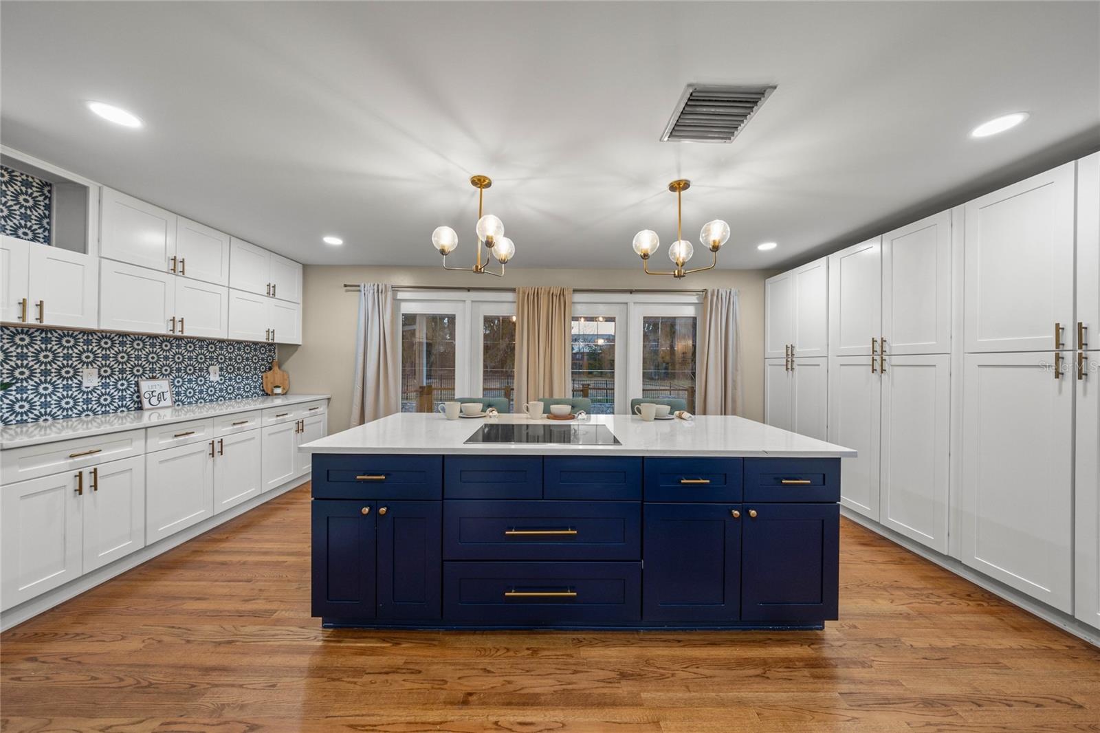 Image 7 of 86 For 2401 26th Street