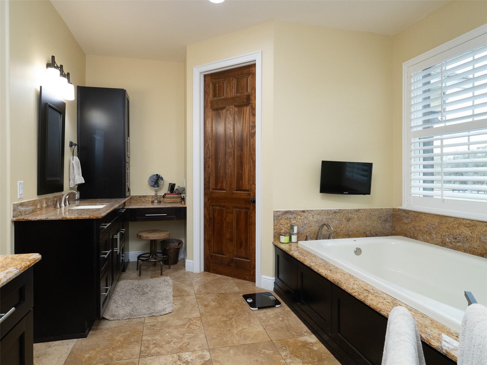 Image 11 of 43 For 11130-11122 Highway 326