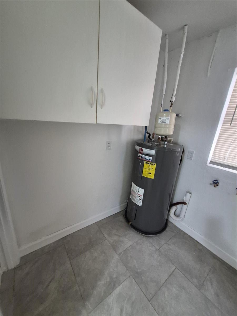 Image 2 of 9 For 8 Pennsylvania Street