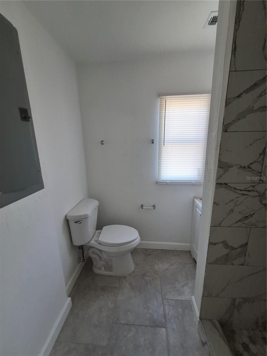 Image 4 of 9 For 8 Pennsylvania Street