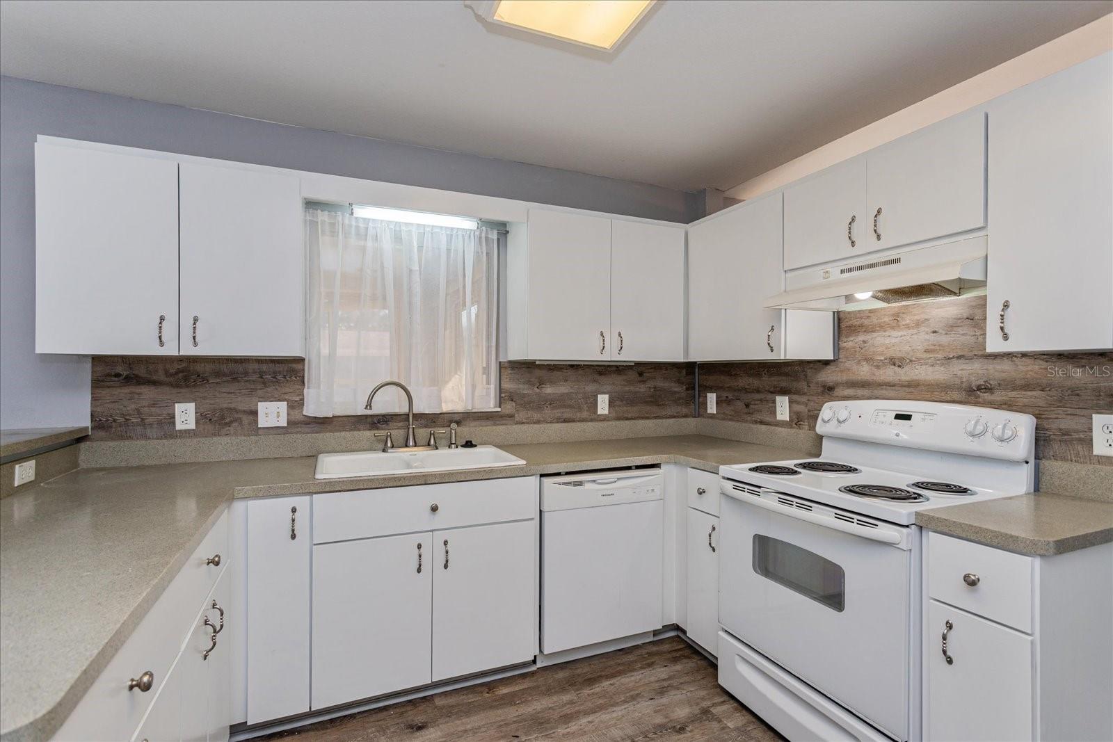 Image 11 of 28 For 6114 104th Street