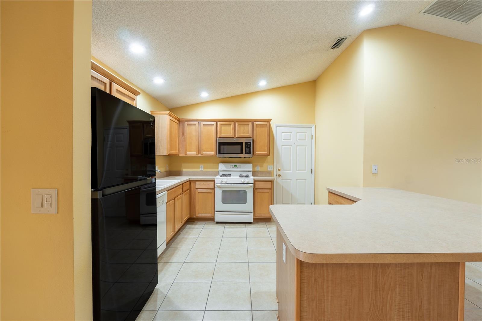 Image 24 of 35 For 1994 Orangeburg Terrace