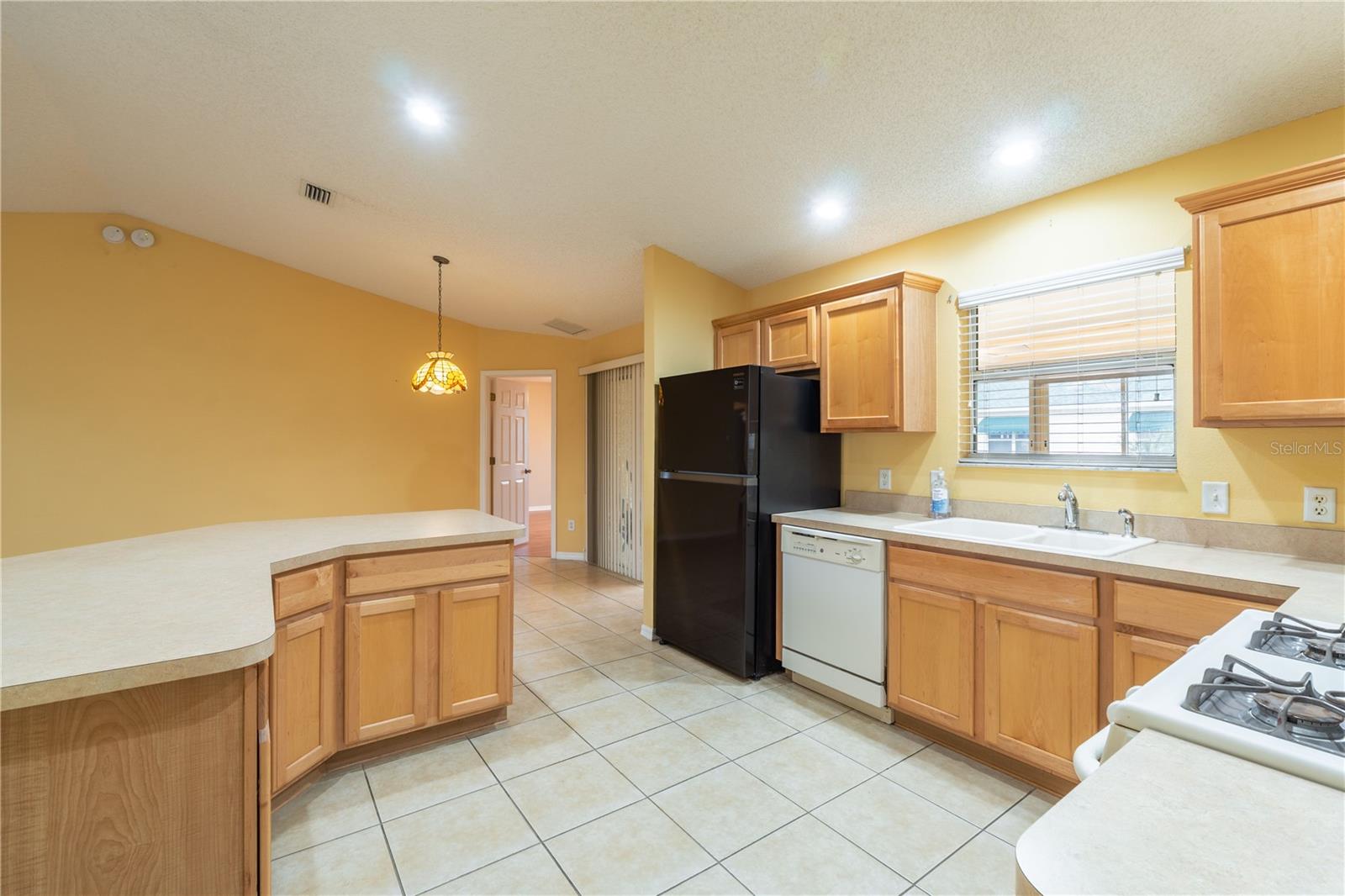 Image 25 of 35 For 1994 Orangeburg Terrace