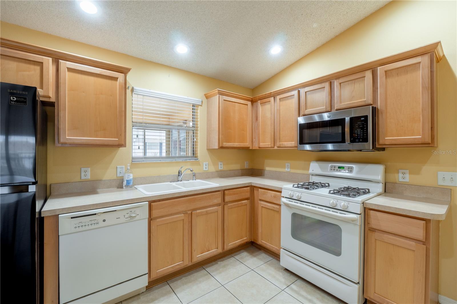 Image 26 of 35 For 1994 Orangeburg Terrace