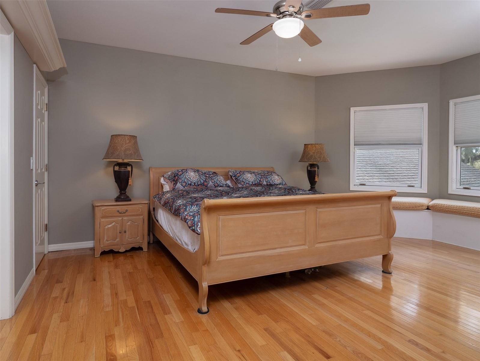 Image 22 of 39 For 4986 7th Avenue Road