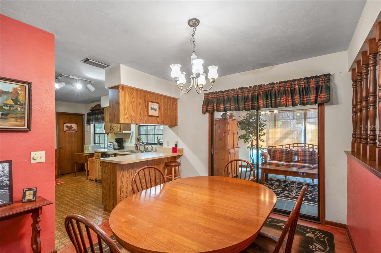 Image 12 of 43 For 2560 46 Lane