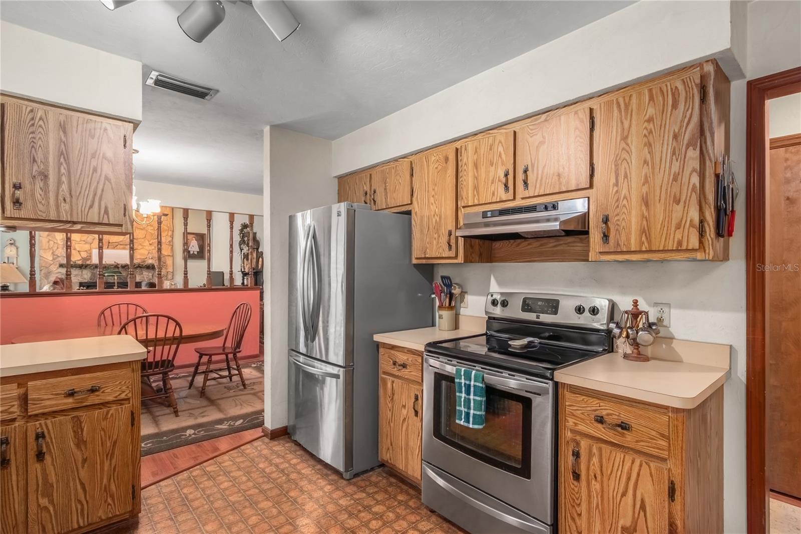 Image 16 of 43 For 2560 46 Lane