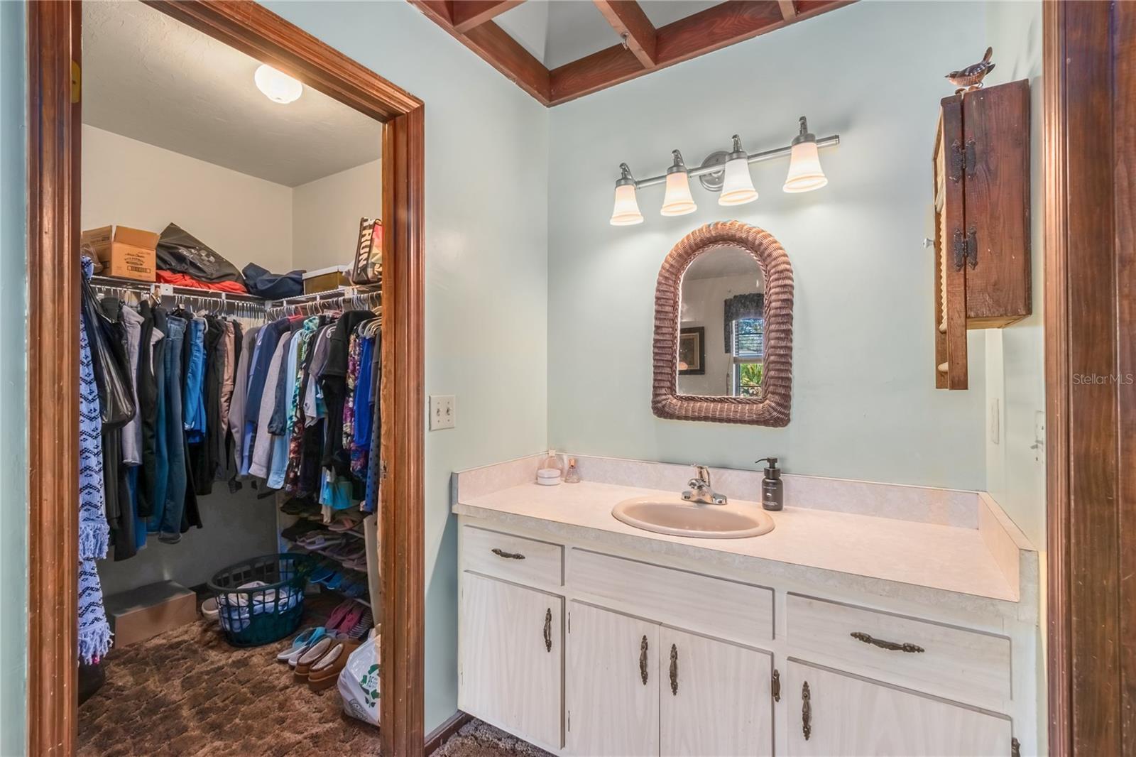 Image 23 of 43 For 2560 46 Lane