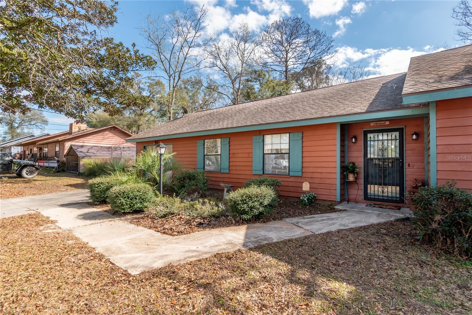 Image 6 of 43 For 2560 46 Lane