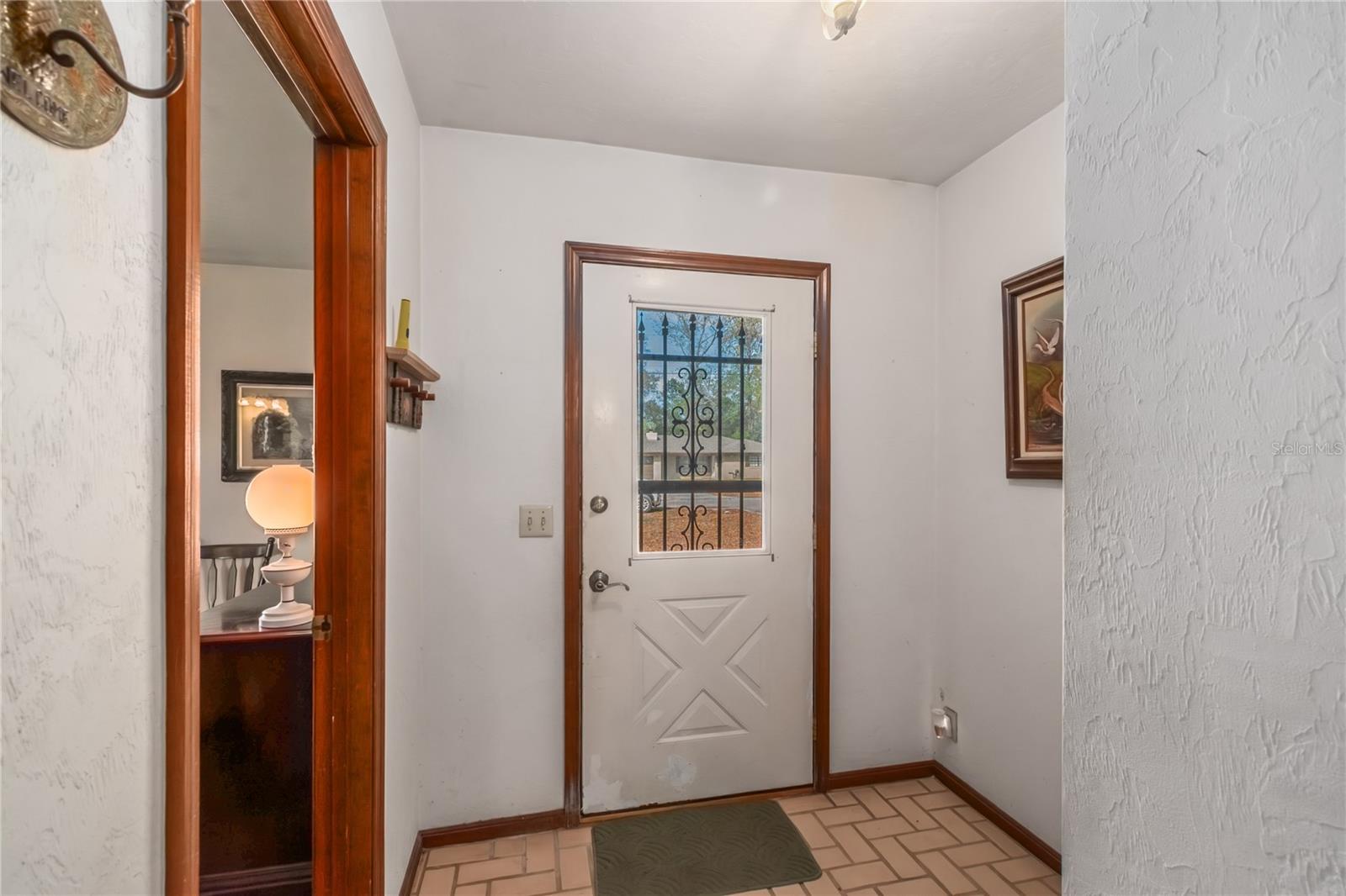 Image 7 of 43 For 2560 46 Lane