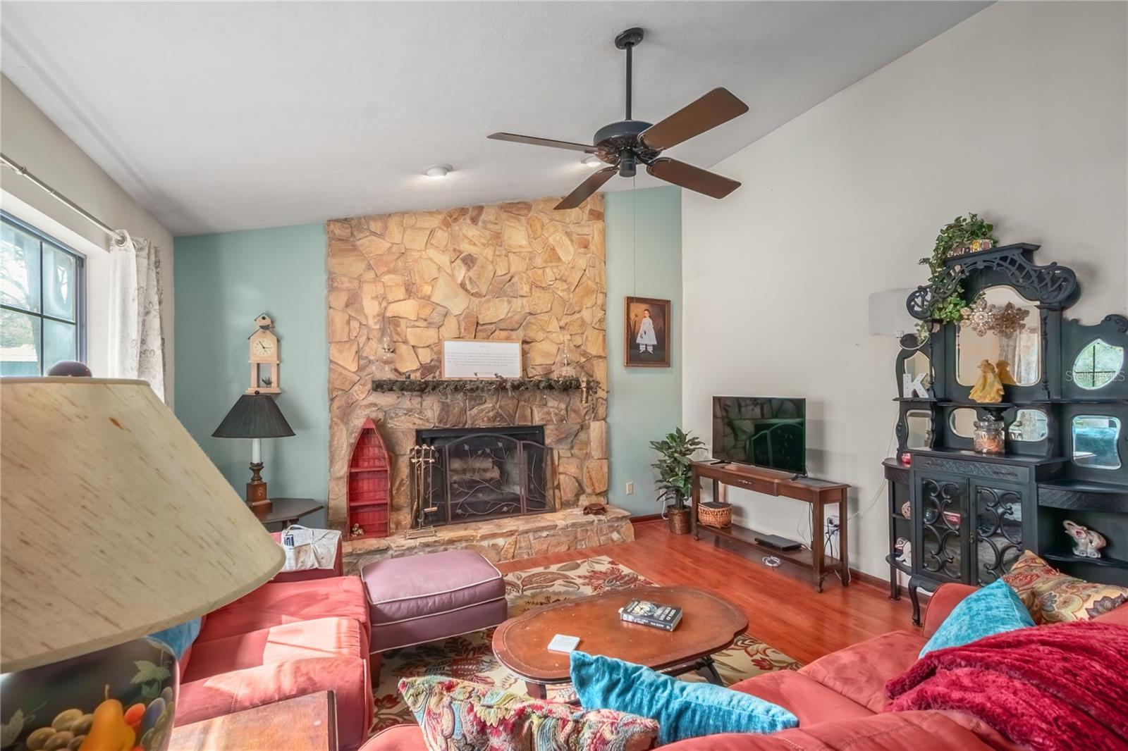 Image 9 of 43 For 2560 46 Lane