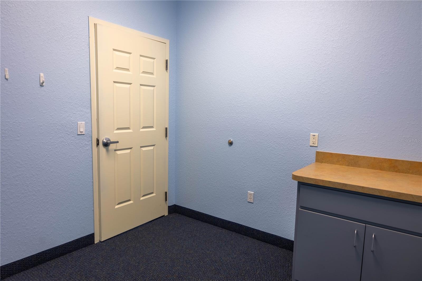 Image 19 of 38 For 1305 25th Loop