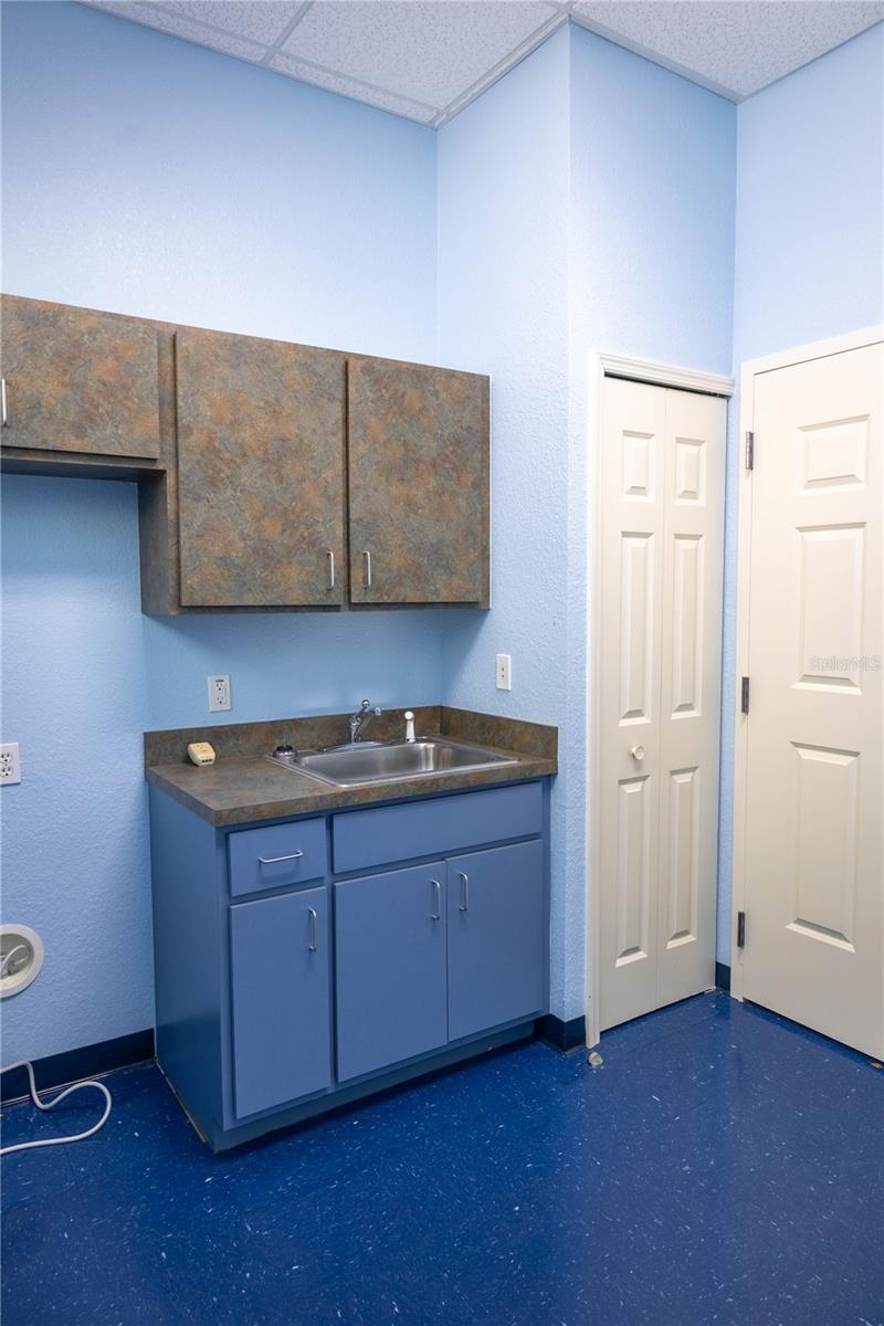 Image 22 of 38 For 1305 25th Loop