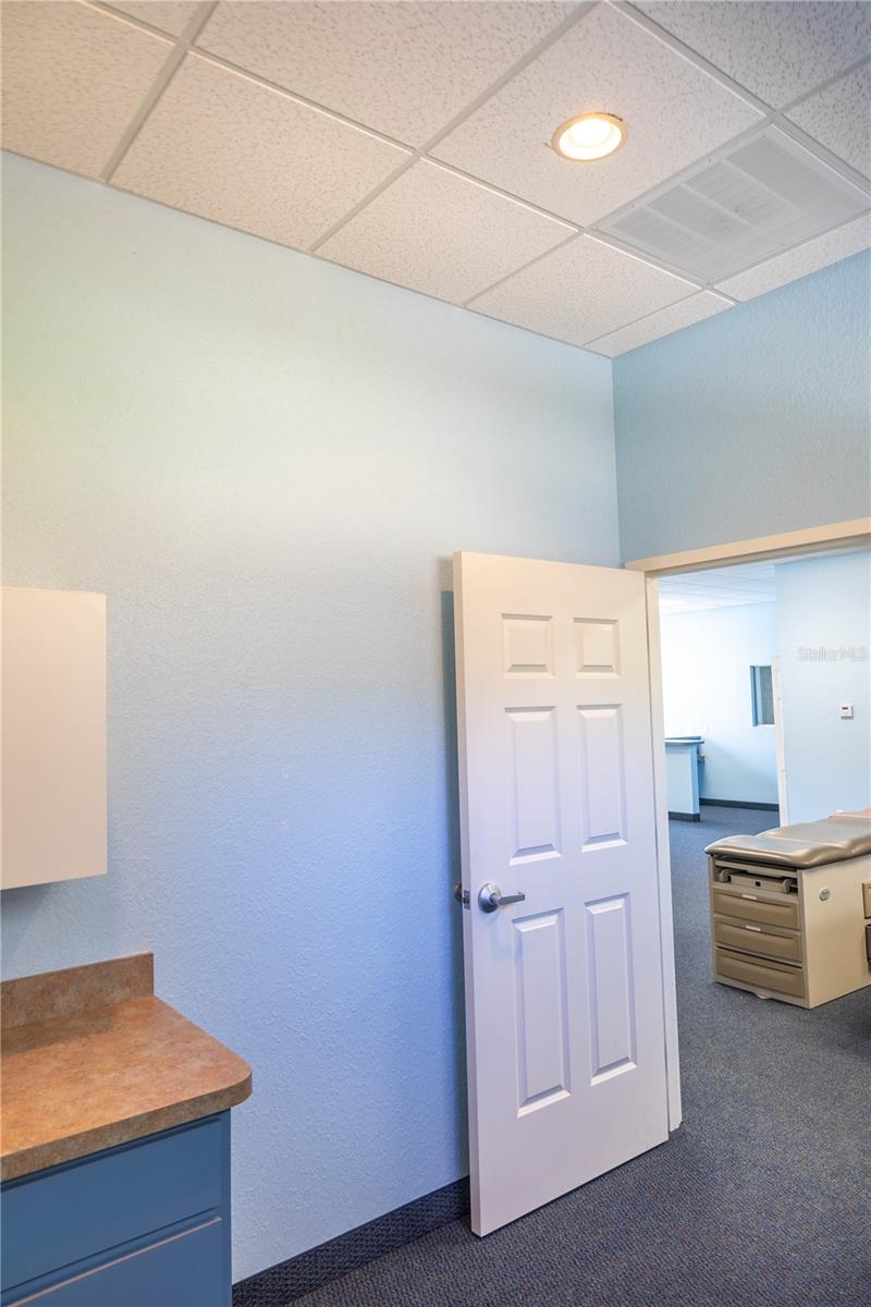 Image 31 of 38 For 1305 25th Loop