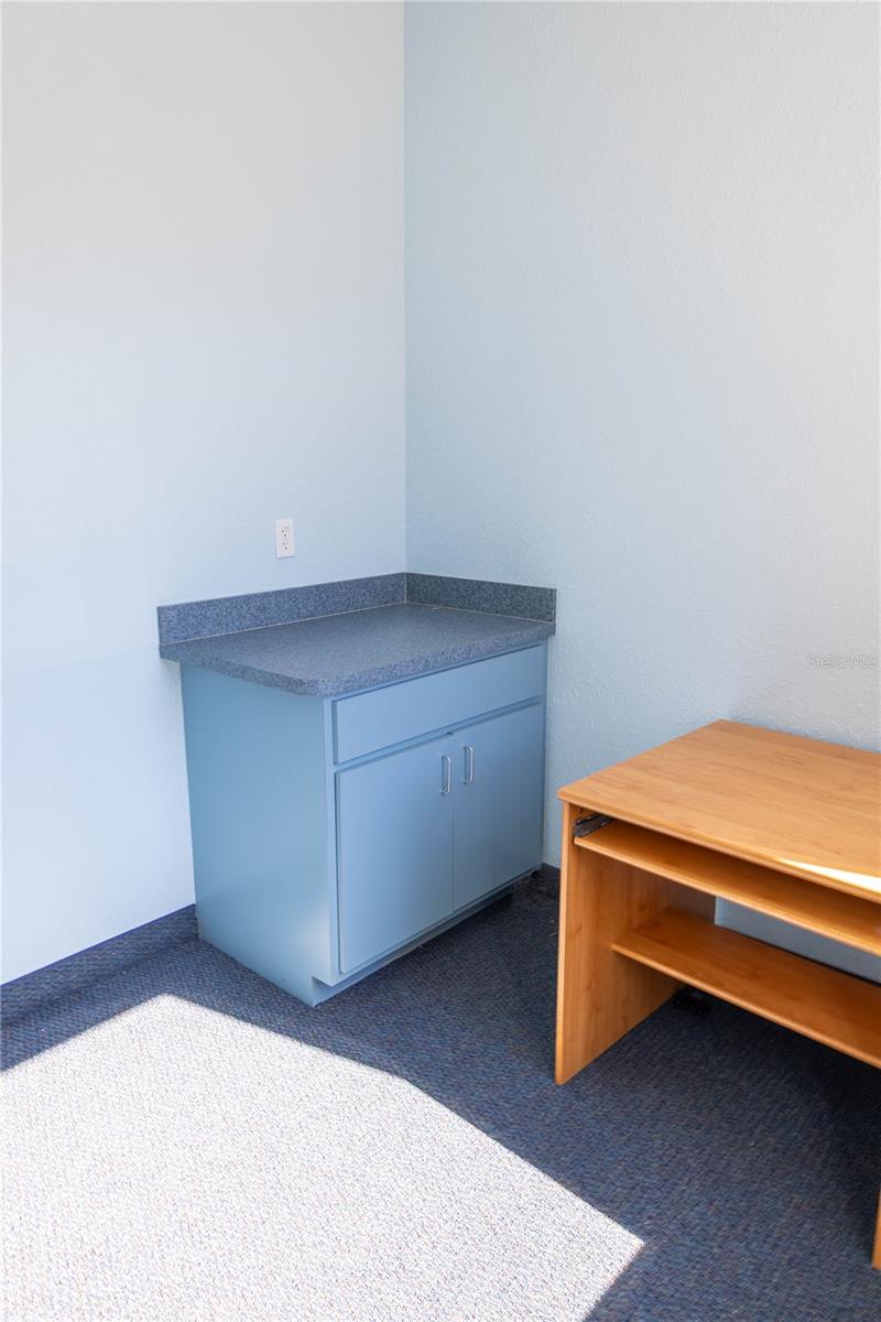 Image 37 of 38 For 1305 25th Loop