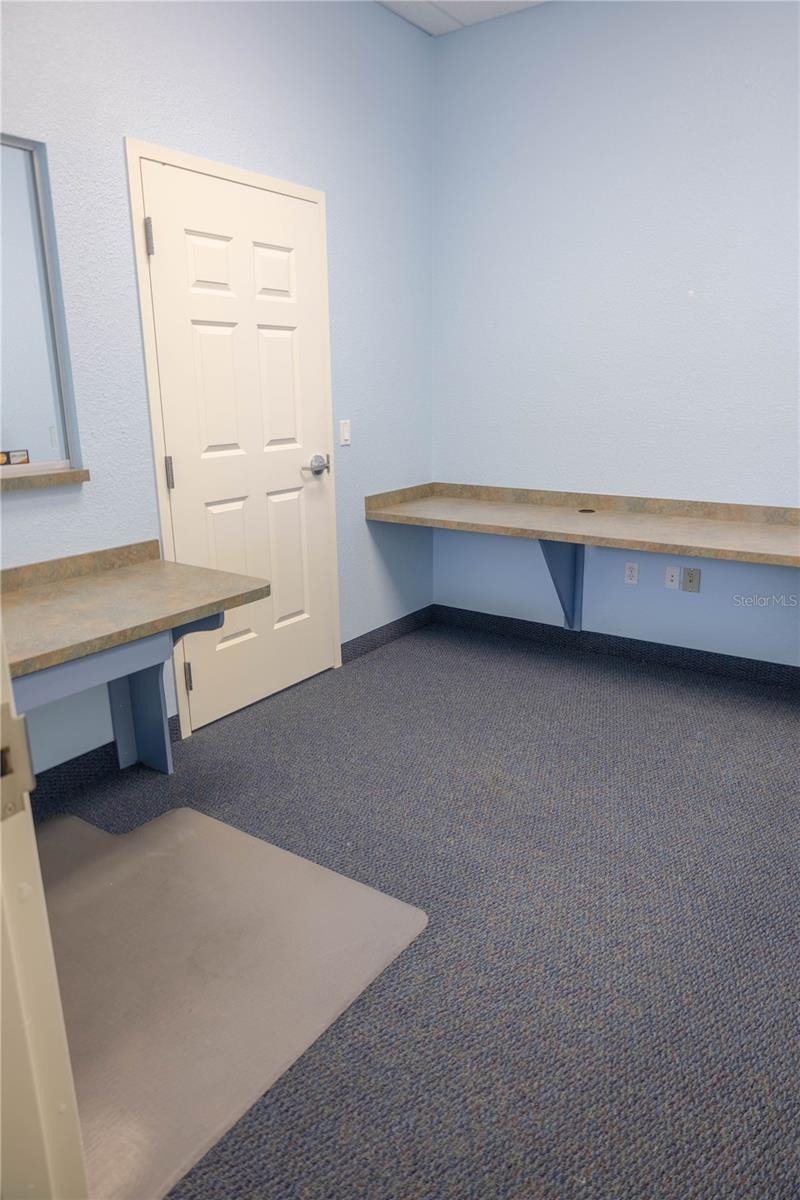 Image 6 of 38 For 1305 25th Loop